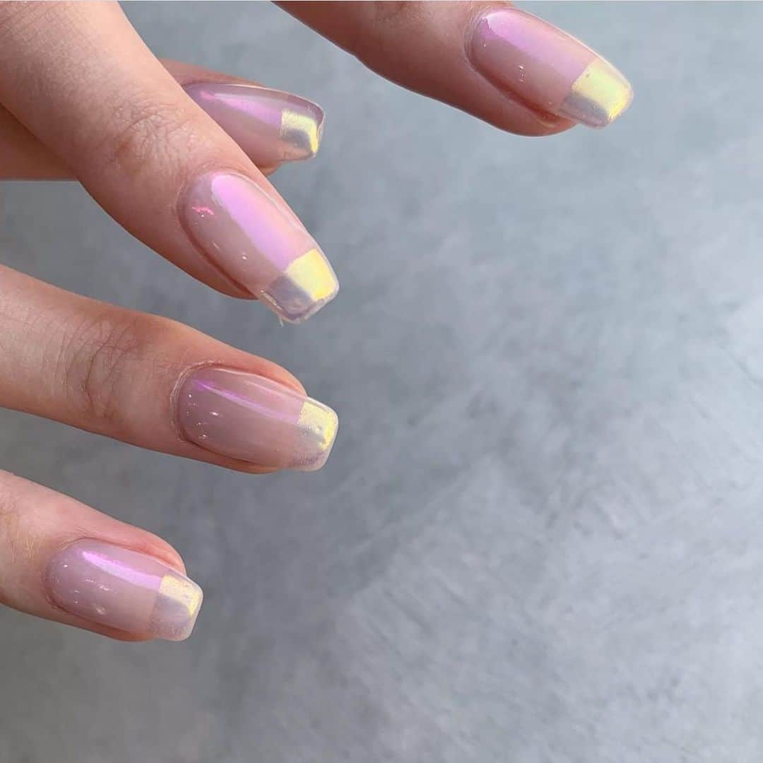 YUKINOのインスタグラム：「いつも可愛いネイル🤤♥️  #nail #ネイル #ネイルデザイン #春ネイル #aurora #オーロラネイル #spring」