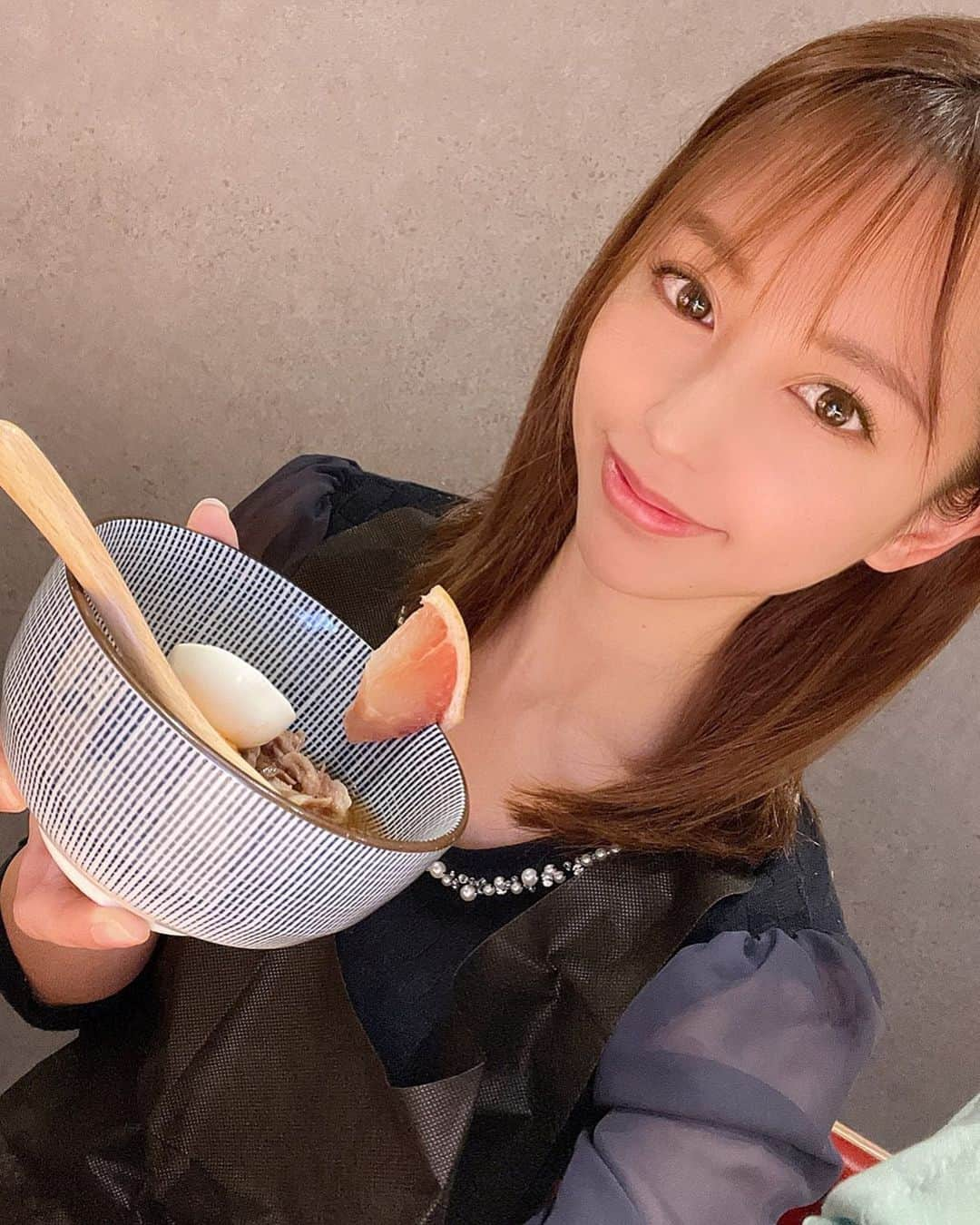 高塚みゆきさんのインスタグラム写真 - (高塚みゆきInstagram)「ついでに続けて🤫 . . . 焼肉で冷麺は絶対欠かせません(⑉•̆ ·̭ •⑉)♡ . . . お店によって冷麺って全然違ったりするけど ここのはめっちゃ好みの冷麺で美味しかった😋！ . . . . . . . #焼肉 #大阪グルメ #福島グルメ #グルメスタグラム #焼肉屋 #お洒落 #関西グルメ #大阪福島 #大阪福島グルメ #駅近グルメ #焼肉女子 #コロナ対策してます#冷麺大好き #冷麺」4月17日 20時59分 - m1yu.24