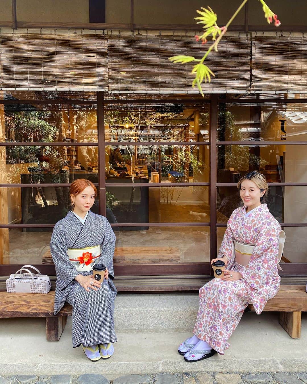 田中里奈さんのインスタグラム写真 - (田中里奈Instagram)「/// お庭が素敵なコーヒー屋さん ///  京都の記録を少しずつ。 京都在住の葵に教えてもらったとっておきのコーヒー屋さんThe Unir。 縁側でお庭を眺めながらほっと一息…というところが京都らしくて素敵な空間でした。  コーヒーもとってもおいしかったけど、スイーツもまた美味しかった…！（次の投稿で載せるね！載せたいものがありすぎる😂）  #たなか旅メモ #京都 #theunircoffeesenses #京都カフェ #着物 #京都グルメ #カフェ #カフェ巡り」4月17日 21時50分 - tanakaofficial