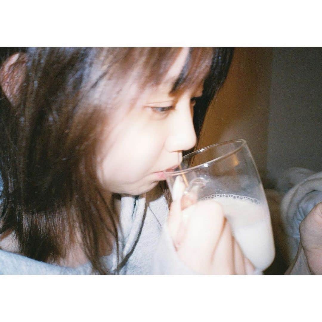 江野沢愛美さんのインスタグラム写真 - (江野沢愛美Instagram)「豆乳を飲む俺🥛 #film」4月17日 22時01分 - enosawa_manami