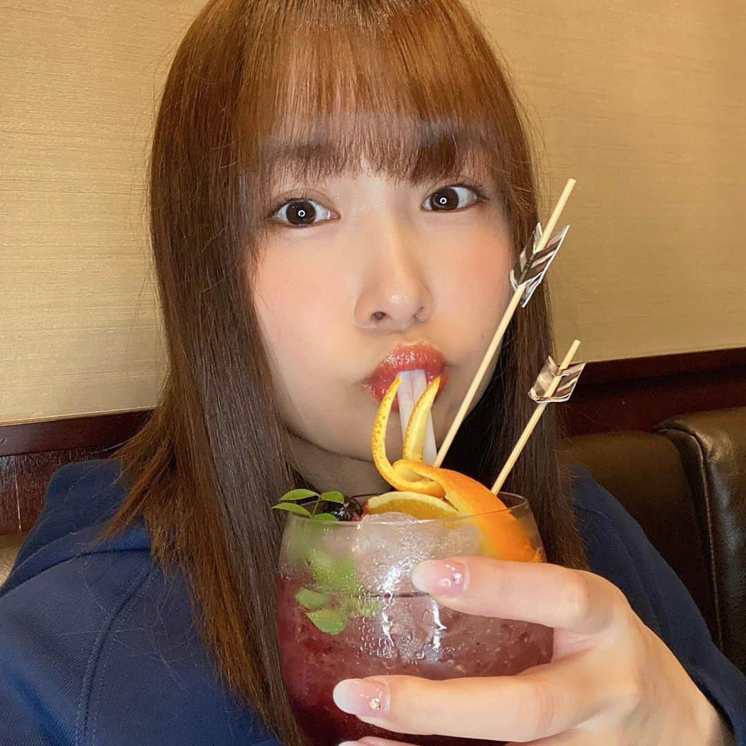 河合あすなさんのインスタグラム写真 - (河合あすなInstagram)「ヒンナヒンナホットミルク飲むの忘れた😭  アクスタはアシㇼパさんでて上機嫌です😍🌟  #コラボカフェ #ゴールデンカムイ #最高の一日」4月17日 22時12分 - kawai__asuna