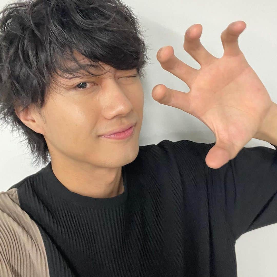 小坂涼太郎のインスタグラム：「お久しぶり太郎です お元気ですか？🦁」