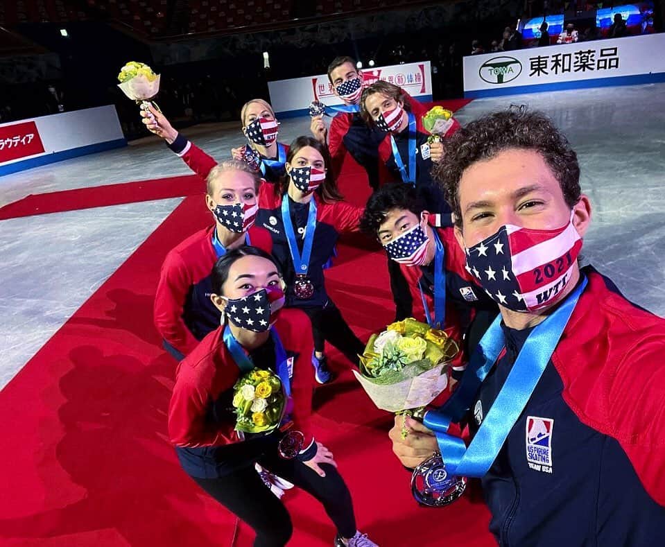 ジェイソン・ブラウンのインスタグラム：「We skated, we cheered, we persevered! So proud of this team! 🇺🇸❤️ • 僕たちはスケートして、応援しあって、みんなでがんばりました。このチームをとても誇りに思います。#WTTFigure」