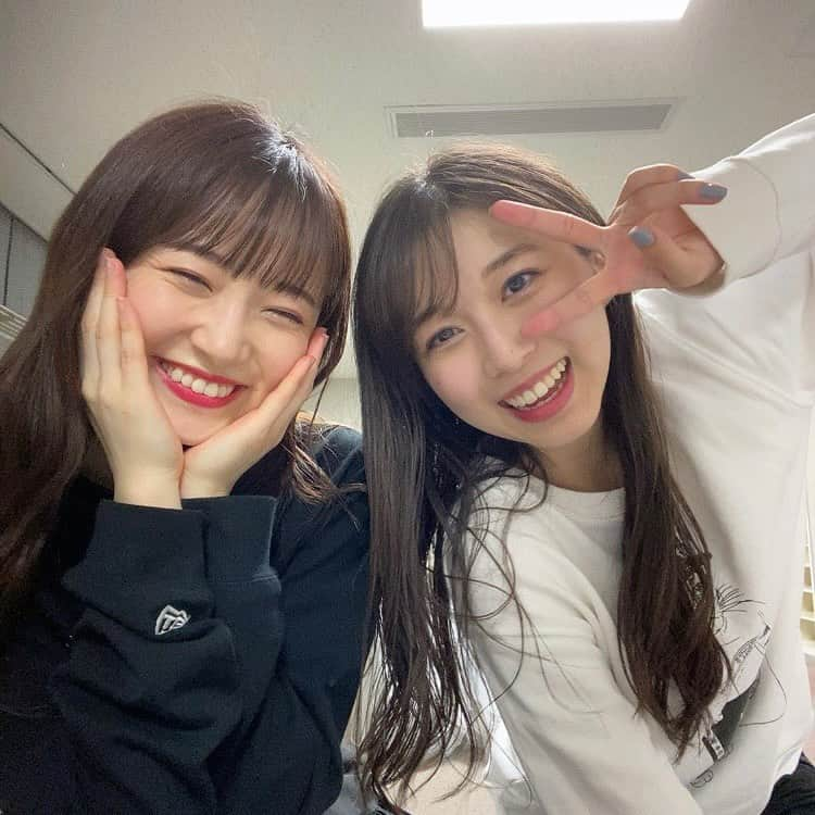 牧野真莉愛さんのインスタグラム写真 - (牧野真莉愛Instagram)「♡ ♡ ✨🎵Hello! Project 2021 春 「花鳥風月」🎵✨ 2021.4.17🐰富山公演 とってもありがとうございました💕💕💕 🎀 今日のちぃ＆まりあ💖 今日のまおぴん＆まりあ💗 ⚾️ 12.9インチのiPad Proで、 うちの試合みてた🐰まりあ※休憩時間 ♡ ♡  #lovefighters ❤️ #HelloProject #つばきファクトリー #秋山眞緒 ちゃん💗 #モーニング娘21 #morningmusume21 #森戸知沙希 ちゃん💖 #牧野真莉愛」4月17日 22時58分 - maria_makino.official