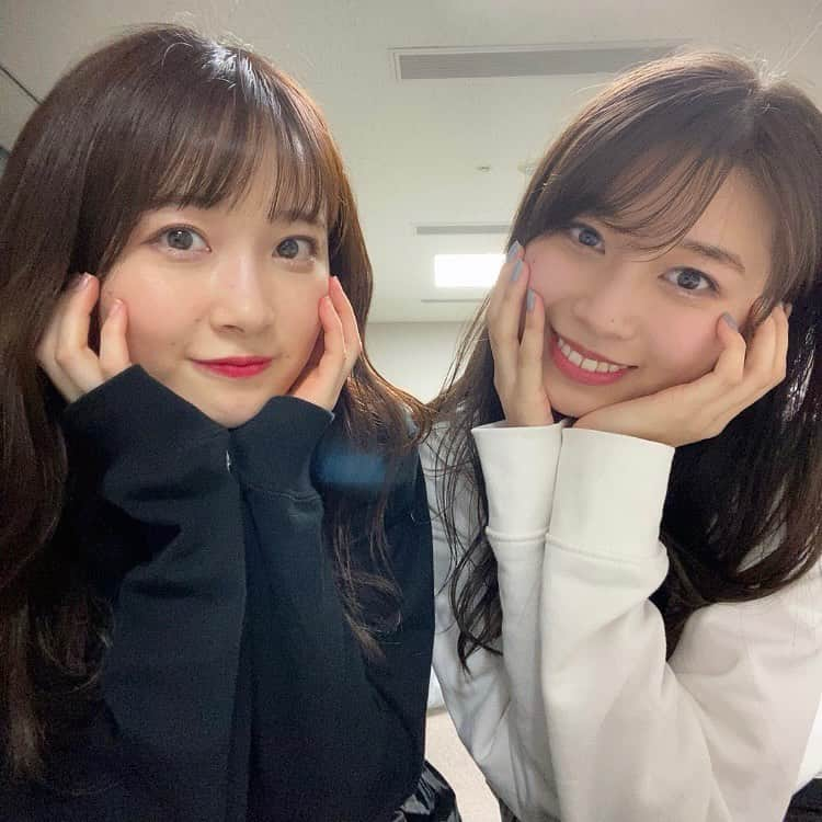 牧野真莉愛さんのインスタグラム写真 - (牧野真莉愛Instagram)「♡ ♡ ✨🎵Hello! Project 2021 春 「花鳥風月」🎵✨ 2021.4.17🐰富山公演 とってもありがとうございました💕💕💕 🎀 今日のちぃ＆まりあ💖 今日のまおぴん＆まりあ💗 ⚾️ 12.9インチのiPad Proで、 うちの試合みてた🐰まりあ※休憩時間 ♡ ♡  #lovefighters ❤️ #HelloProject #つばきファクトリー #秋山眞緒 ちゃん💗 #モーニング娘21 #morningmusume21 #森戸知沙希 ちゃん💖 #牧野真莉愛」4月17日 22時58分 - maria_makino.official