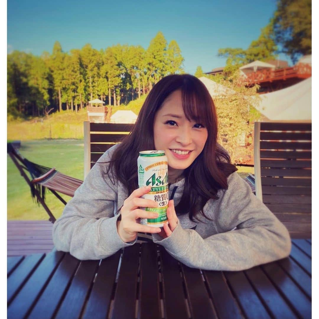 梅本静香さんのインスタグラム写真 - (梅本静香Instagram)「ちょっと前からグランピングにハマってます🥳  インドアに見られるけど、意外とアウトドアです。 野菜掘りは本気でした。笑  ご報告できていませんでしたが、少し前に芸能界は辞めていて今は別の道に進んでいます。 こないだ久しぶりに投稿して皆様コメントしてくれて嬉しかったです🥰  #最近の投稿ビール持ちすぎ #グランピング #キャンプ」4月17日 23時25分 - shizuka0523xx