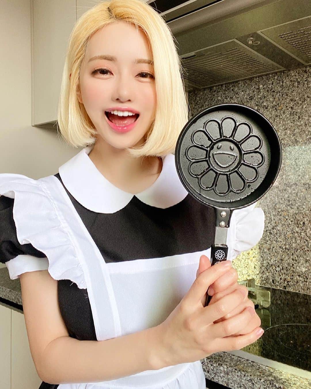 Dj Sodaさんのインスタグラム写真 - (Dj SodaInstagram)「소다 요리 하는 모습은 처음이지?🥰🥞 앞으로 팬트리에서 지금까지 볼 수 없었던 새로운 모습들 많이 공개할께요~🤗 내일 오픈할꺼니까 많이 기대해줘❤️ 구독자 이벤트 깜짝선물도 있어용!!🎁  Have you seen me cooking?🥰🥞 I’m opening my Fantrie tomorrow and going to show you something new and special🤗 So look forward to it!❤️  *There will be surprise gifts for the subscribers through draw!」4月18日 0時02分 - deejaysoda