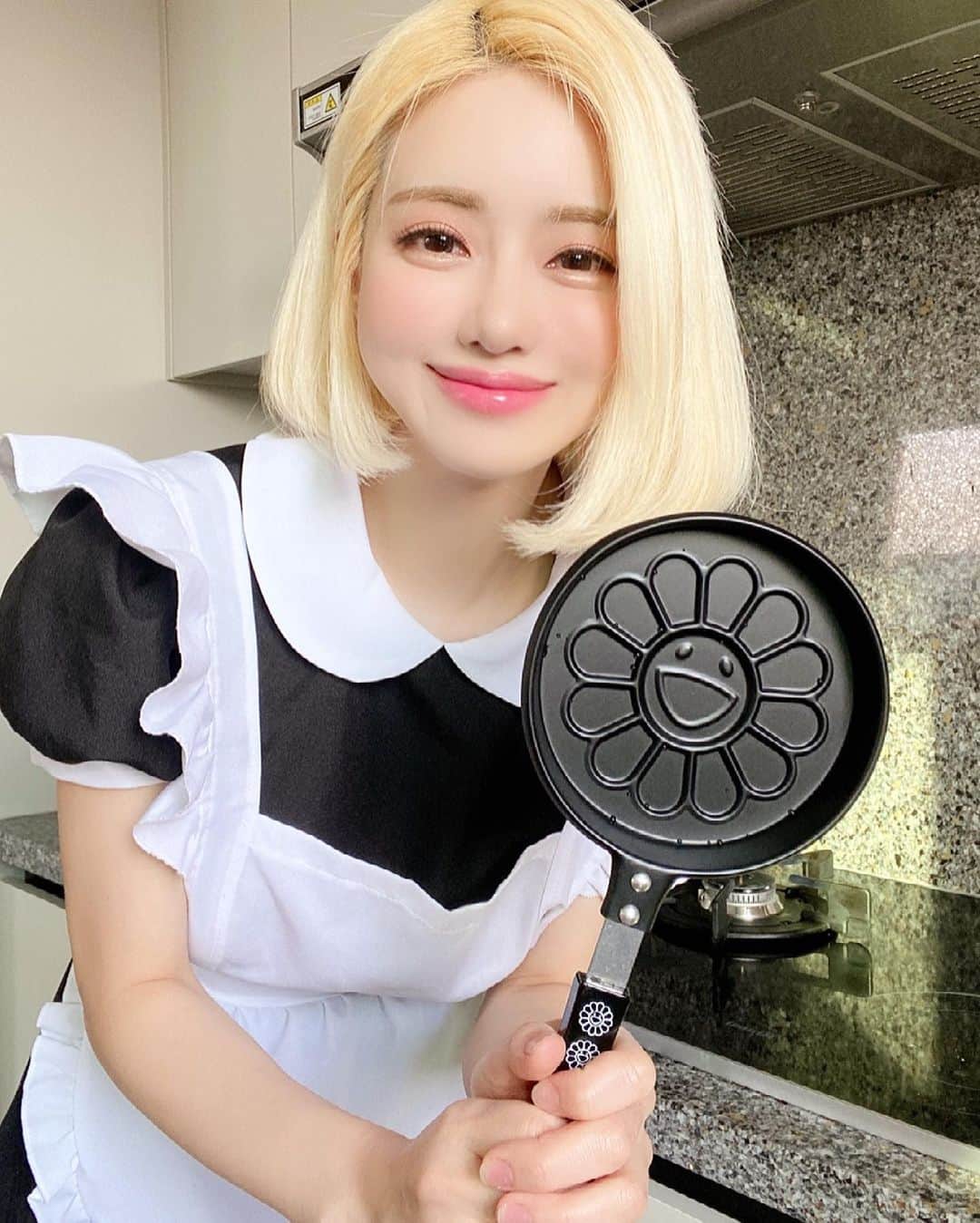 Dj Sodaのインスタグラム：「소다 요리 하는 모습은 처음이지?🥰🥞 앞으로 팬트리에서 지금까지 볼 수 없었던 새로운 모습들 많이 공개할께요~🤗 내일 오픈할꺼니까 많이 기대해줘❤️ 구독자 이벤트 깜짝선물도 있어용!!🎁  Have you seen me cooking?🥰🥞 I’m opening my Fantrie tomorrow and going to show you something new and special🤗 So look forward to it!❤️  *There will be surprise gifts for the subscribers through draw!」