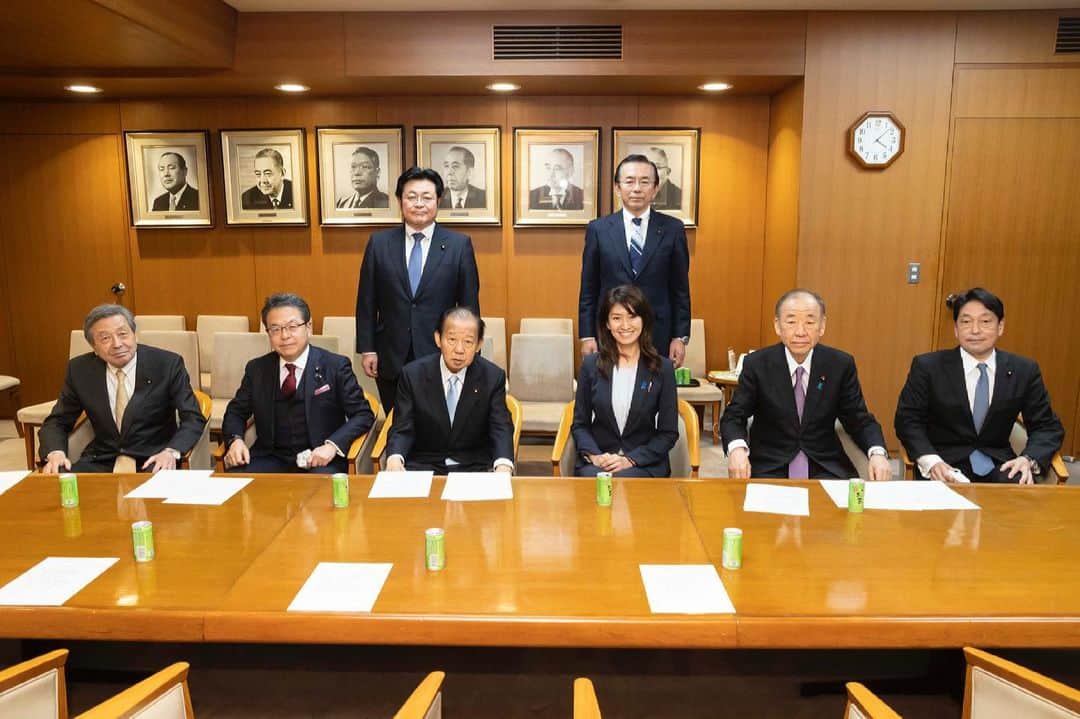 森下千里のインスタグラム：「思いっきり緊張しておりますが、 笑顔だけは、と頑張りました😭  自分の言葉の拙さを感じながら、 いただいたアドバイスは胸に刻んで。  . . #宮城県 #宮城五区 #自民党本部」