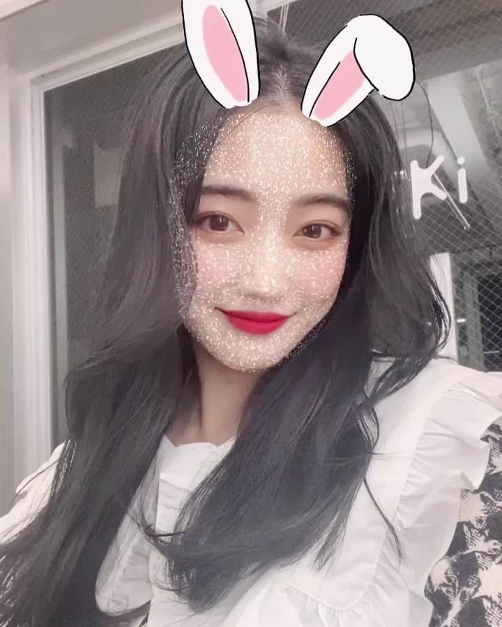 のインスタグラム：「new hair🐰🤍🎀 @iki__kisk」