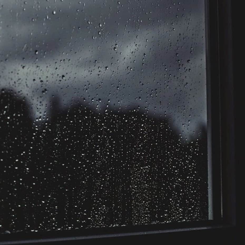 のインスタグラム：「おうちにいる時と、車にいる時なら、夜の雨が好きです♥︎ おやすみなさい。」