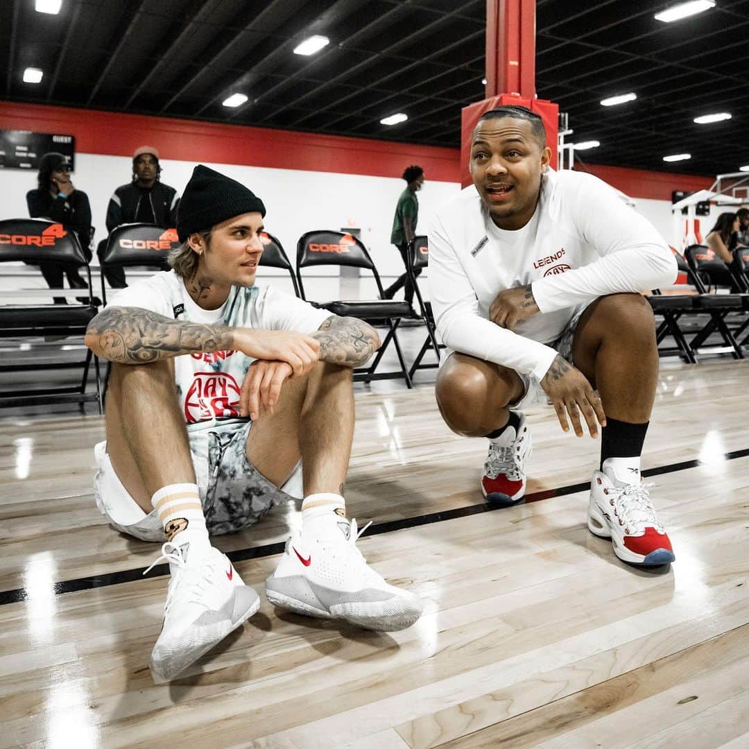 ジャスティン・ビーバーのインスタグラム：「Always good to see you @shadmoss .. you forgot the like mike shoes or else you woulda been cashing buckets all night」