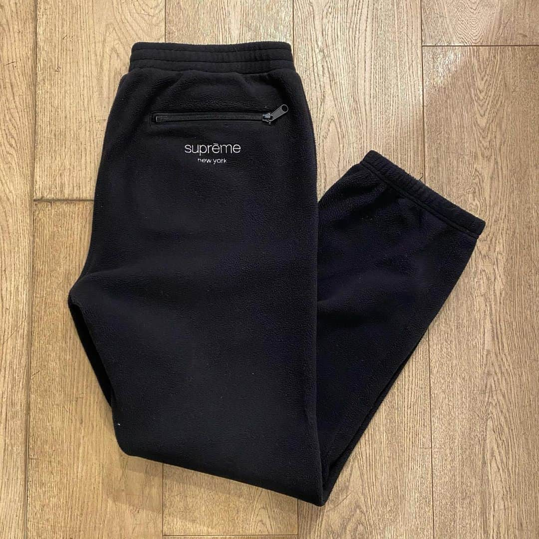 fools_judge_streetさんのインスタグラム写真 - (fools_judge_streetInstagram)「SUPREME. 16AW Polartec Fleece Pants.  ※その他ご不明点は店頭または、 DMまでお問い合わせください。  如有任何疑问，请在instagram上留言。 欢迎浏览我们的网上商店以及光临我们在原宿的实体店。  For inquiries, please message us on instagram. Please confirm our online store. Thank you.  #supreme」4月18日 15時00分 - fools_judge_street