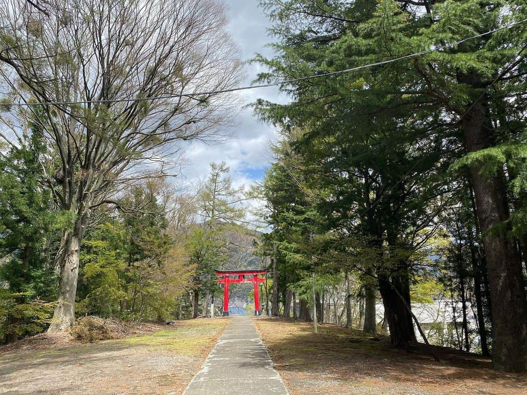 真奈さんのインスタグラム写真 - (真奈Instagram)「数日自然に囲まれてました⛰ 最高〜🐝」4月18日 13時35分 - manatmnt0116