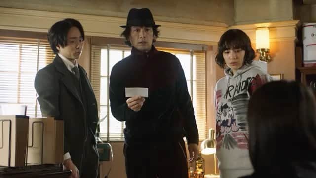 入江悠のインスタグラム：「今夜ドラマ『#ネメシス』第二話放送です。 新たな出演者は、上田竜也、渡辺大知、窪塚愛流、田牧そら、般若、真木よう子、山崎紘菜などなど（敬称略）。 ラップとミニシアターと詐欺事件が炸裂です（詐欺はダメ絶対）。 今夜22:30より。」