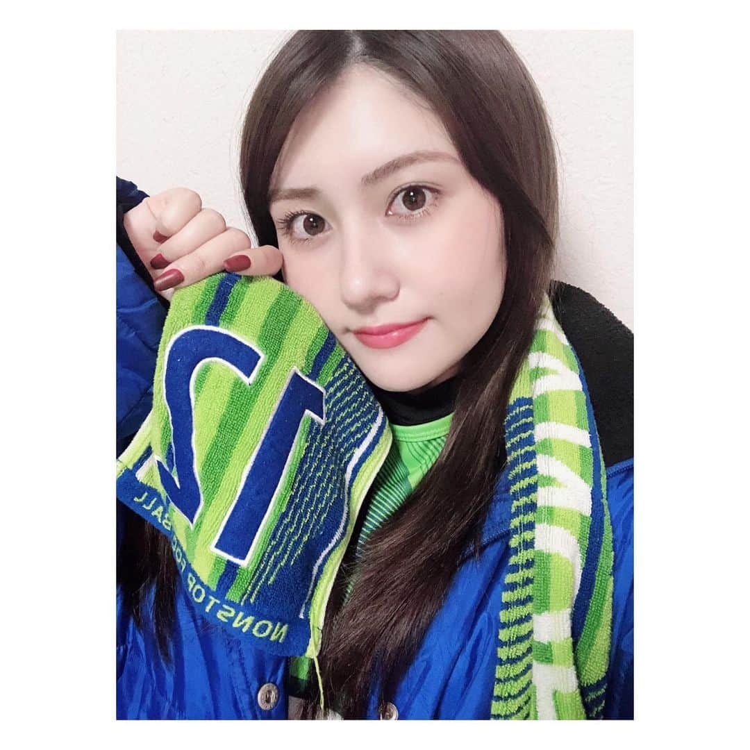 川添りなさんのインスタグラム写真 - (川添りなInstagram)「おはようございます💚  日曜日、最高の時間を過ごしましょう〜✨✨ 前髪伸びてきたぁ〜〜なんとなーく、もう少し伸ばしてみる😶  それではー！ 今日も自分のペースで 楽しんじゃいましょうね💖  #日曜日 #自撮り #ベルマーレクイーン #緑色 #ユニフォーム #instagood #instalike  #instagram #green」4月18日 9時34分 - zorina_522