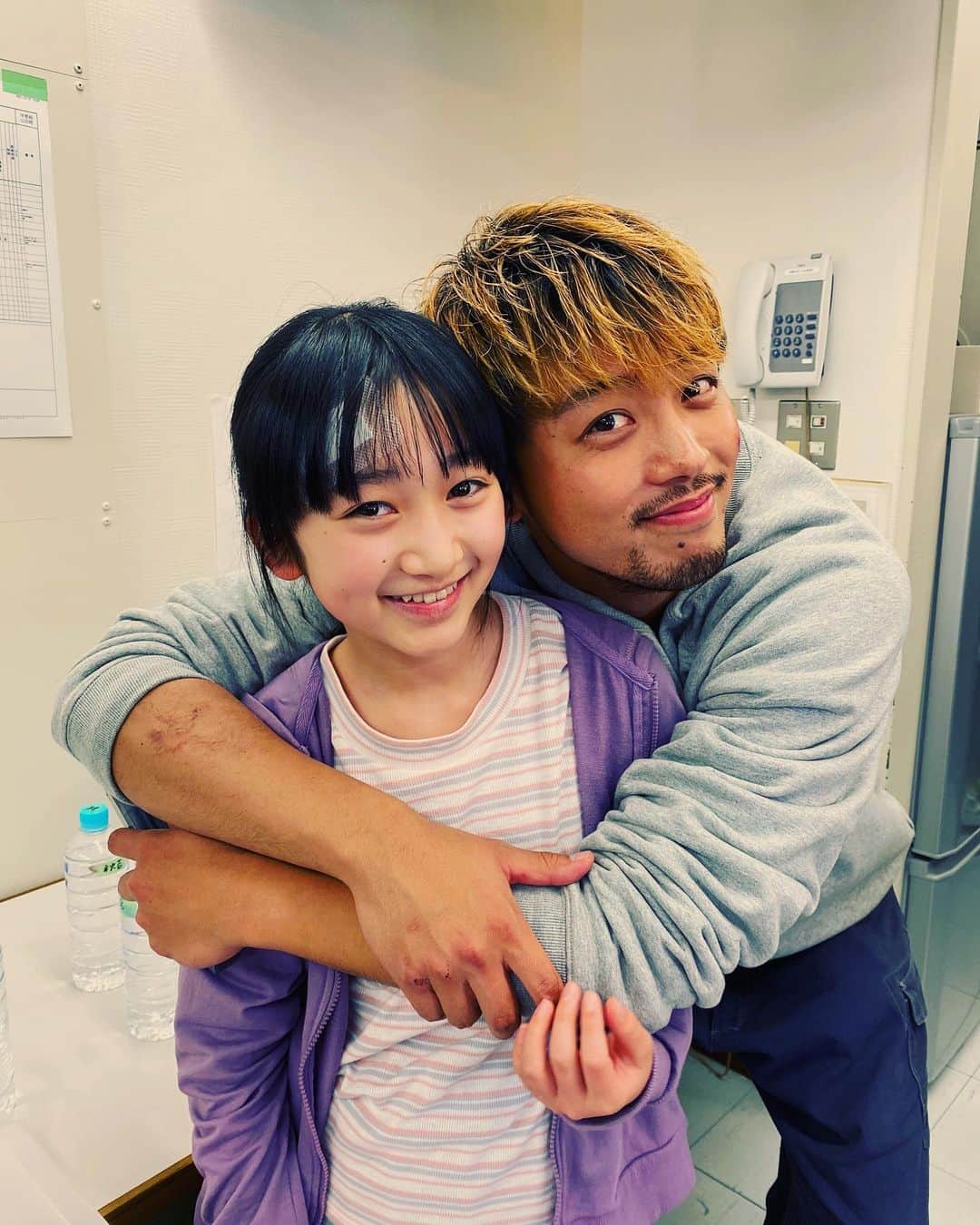 竹内涼真のインスタグラム：「#君と世界が終わる日に   　season2 第5話　観て頂けたでしょうか⁉︎  次は最終回です。　  もう響に優しくしてくれるのは結月ちゃんだけだね…❤️  5話が色々大変な事になっていますが最終話どう収まるのか…お楽しみ！」