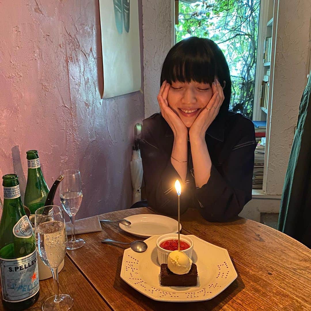 沙田瑞紀さんのインスタグラム写真 - (沙田瑞紀Instagram)「遅くなったけど 2人でお祝いしたなり〜🏝🌹 #19910312」4月18日 9時49分 - mizuki_masuda