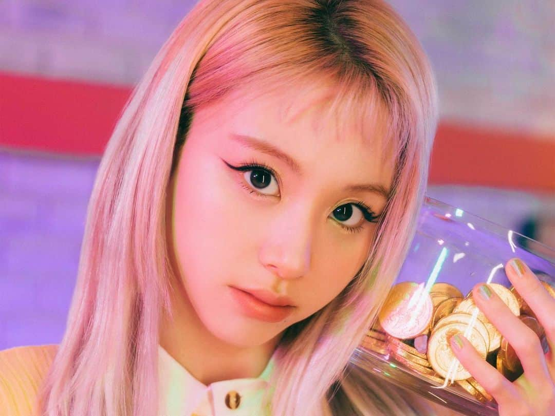 チェヨンさんのインスタグラム写真 - (チェヨンInstagram)「more kura kura pics💗 #chaeyoung #채영 #twice #트와이스 #prettyrapstarchaeyoung」4月18日 10時14分 - twicechaeyoung