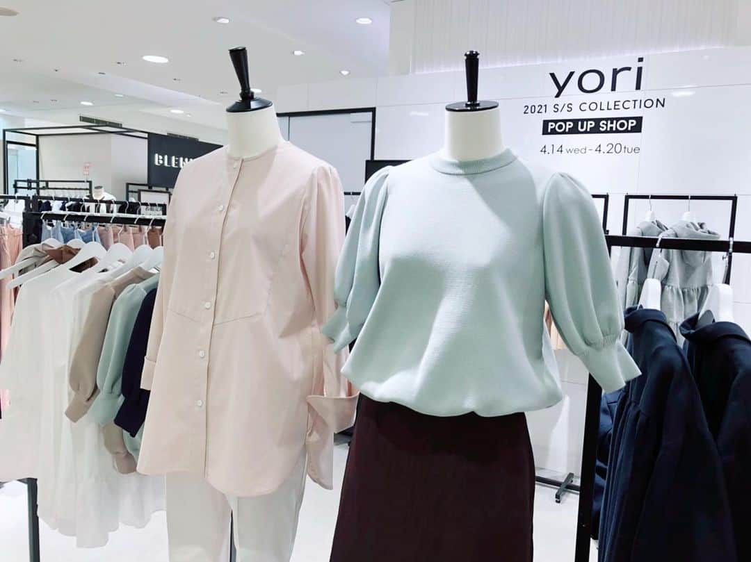 yoriのインスタグラム：「*pop up shop at 名古屋 5日目*  yori 2021spring pop up shop at 名古屋がopen致しております！﻿ ﻿ 皆様のご来場心よりお待ちしております。﻿ ﻿ ◾︎yori 2021 Spring pop up shop at Nagoya﻿ ﻿ 4/14wed～4/20 tue﻿ ジェイアール名古屋タカシマヤ﻿ ５階イベントスポット﻿ ﻿ 愛知県名古屋市中村区名駅1-1-4﻿ 営業時間：午前10時00分～午後8時00分﻿ ﻿ #yori_japan」