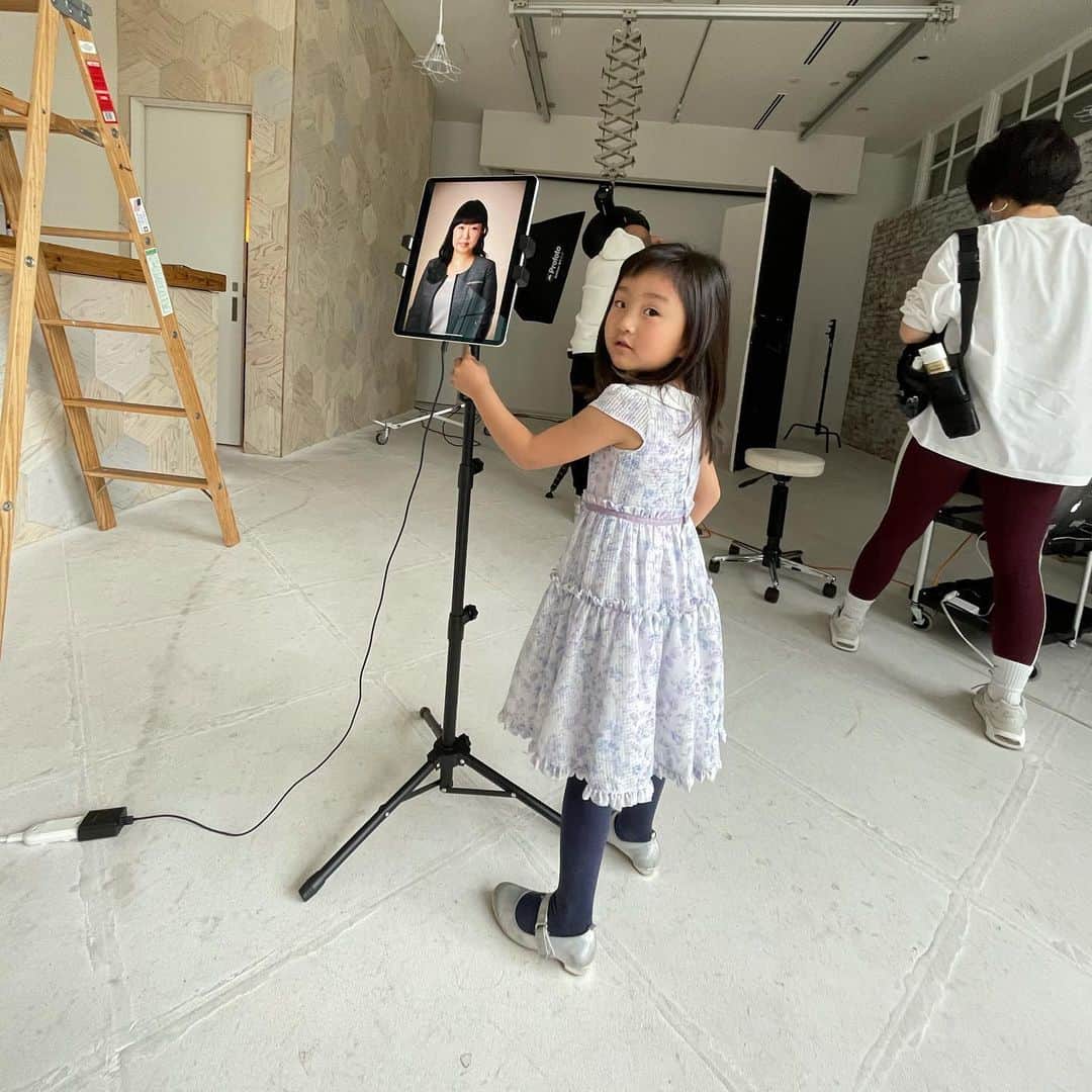 秋定麻紀子さんのインスタグラム写真 - (秋定麻紀子Instagram)「可愛い可愛いアシスタント。 ご苦労様でした。」4月18日 11時03分 - makiakisada