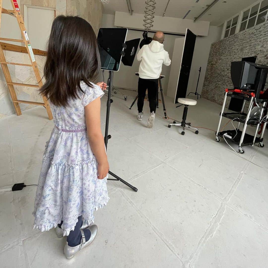 秋定麻紀子さんのインスタグラム写真 - (秋定麻紀子Instagram)「可愛い可愛いアシスタント。 ご苦労様でした。」4月18日 11時03分 - makiakisada