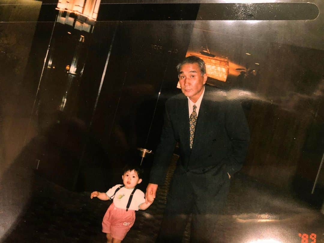 花田優一のインスタグラム：「、 おじいちゃん  かっけぇ。  ちなみに妹はそっっくり。  #grandfather #familyhistory」