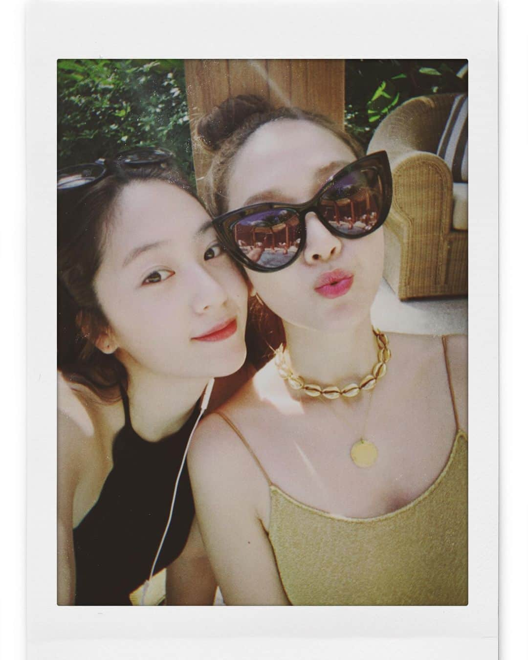 クリスタルさんのインスタグラム写真 - (クリスタルInstagram)「happy birthday to my one and only unnieeeee🎂 u know i love u @jessica.syj」4月18日 11時58分 - vousmevoyez