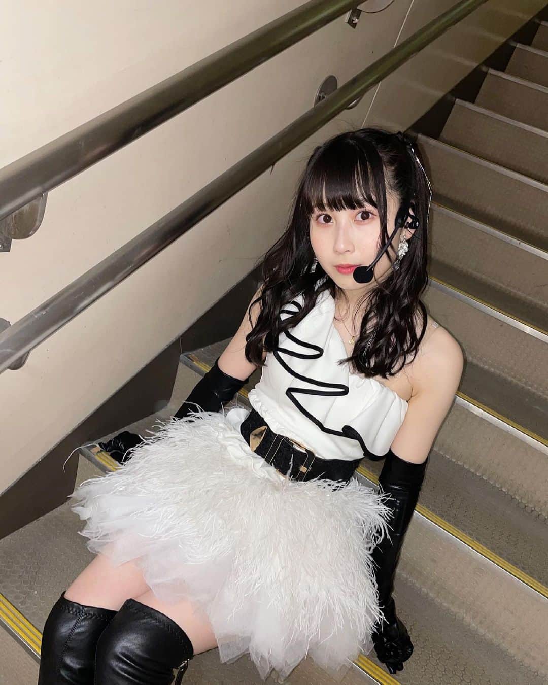 井上瑠夏さんのインスタグラム写真 - (井上瑠夏Instagram)「🤍🖤﻿ ﻿ ﻿ #DearJ ﻿ ﻿ 板野友美さんが大好きだった﻿ 私は今振り返っても﻿ 夢みたいな時間で、﻿ 本当にすごい経験をさせていただきました。﻿ 嬉しかったです.....😭😭✨﻿ ﻿ ﻿ 忘れることは絶対ないけど、﻿ この経験をこれからも忘れずに﻿ もっといろんな曲で﻿ 成長した姿を見せれるように﻿ 頑張ります*.+ﾟ﻿ ずっとみていてください☺！！！️﻿ ﻿ ﻿ 最後の写真は﻿ 私の楽屋のロッカーです... 💚﻿ ﻿ ﻿ #松井珠理奈卒業コンサート #板野友美 さん #大好きです 。 #ske48 #井上瑠夏 #followme #instagood」4月18日 23時32分 - ruka_inoue48