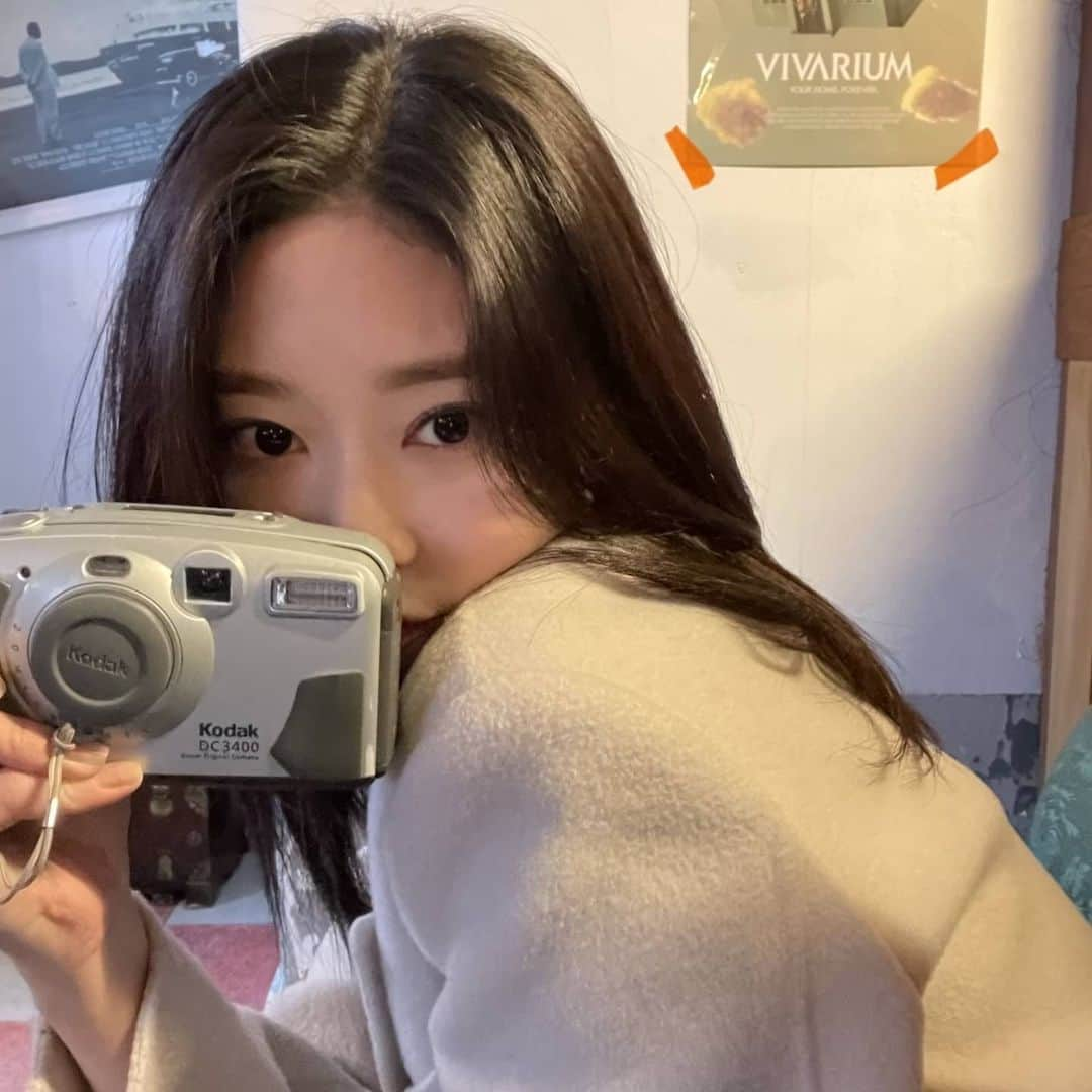 IZ*ONEのインスタグラム：「📸🎞  #민주 #ミンジュ #IZONE #아이즈원 #アイズワン」