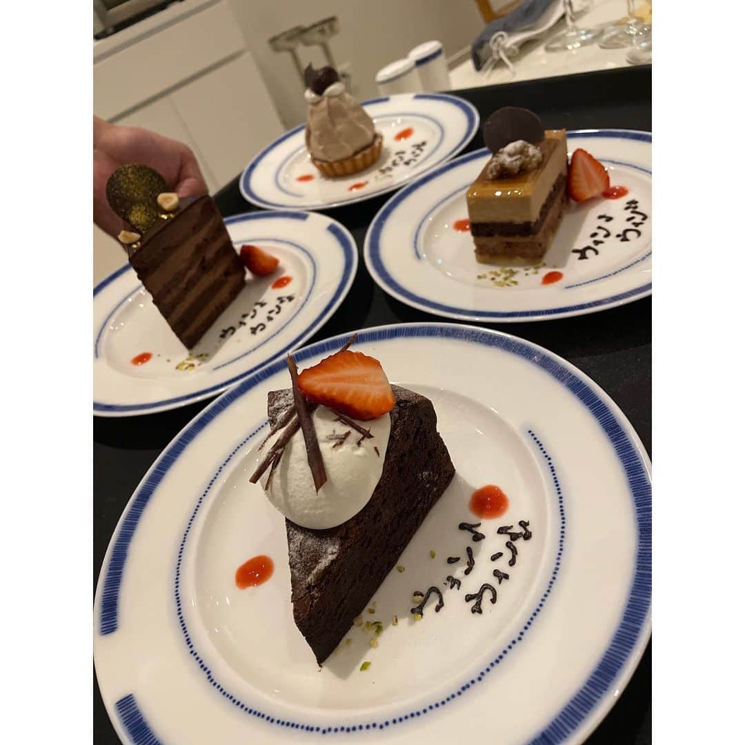 崎山一葉のグルメインスタ