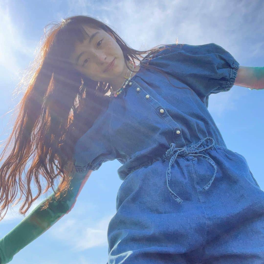 のインスタグラム：「🌼🍓🍀」