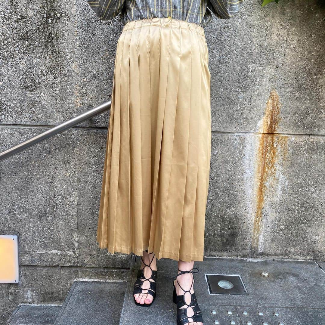 PUNK CAKEさんのインスタグラム写真 - (PUNK CAKEInstagram)「•grey & cream yellow stripe blouse •gold pleats skirt」4月18日 18時42分 - punk_cake