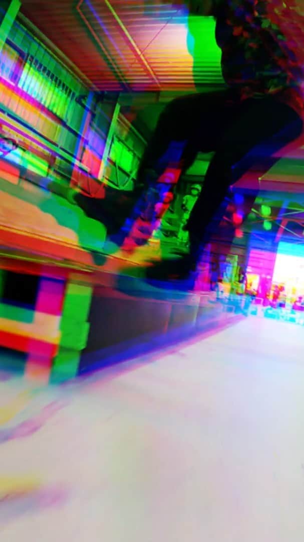 のインスタグラム：「GoPro 9 (1080×60) GP Quikアプリサクサク編集☝️ オリジナル音源が充実した事でDayクリップが楽しくなりました。 @ukarih @fwskzy  @questskatepark  @clapsstore_official  @goprojp  #blading #claps #quik」