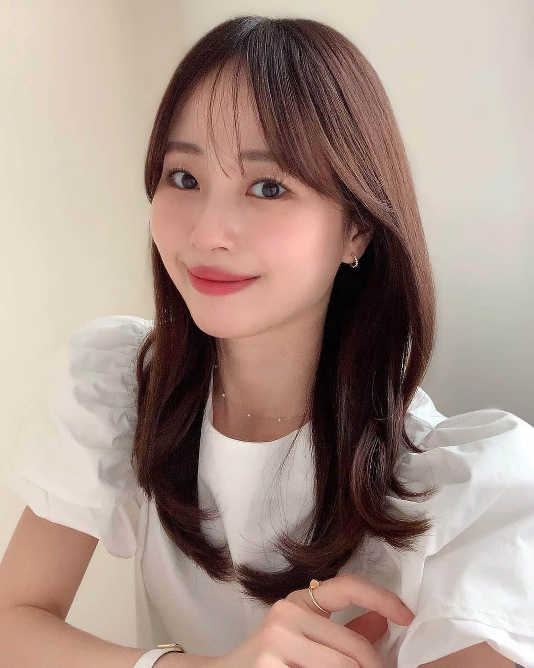 ハンナミのインスタグラム：「🤍  身につけているpierceとnecklace , この組み合わせがかわいくて 出番多め ✨  新作予約販売は 本日23:59までとなります☺️ ぜひ最後にcheckしてくださいね :-)」