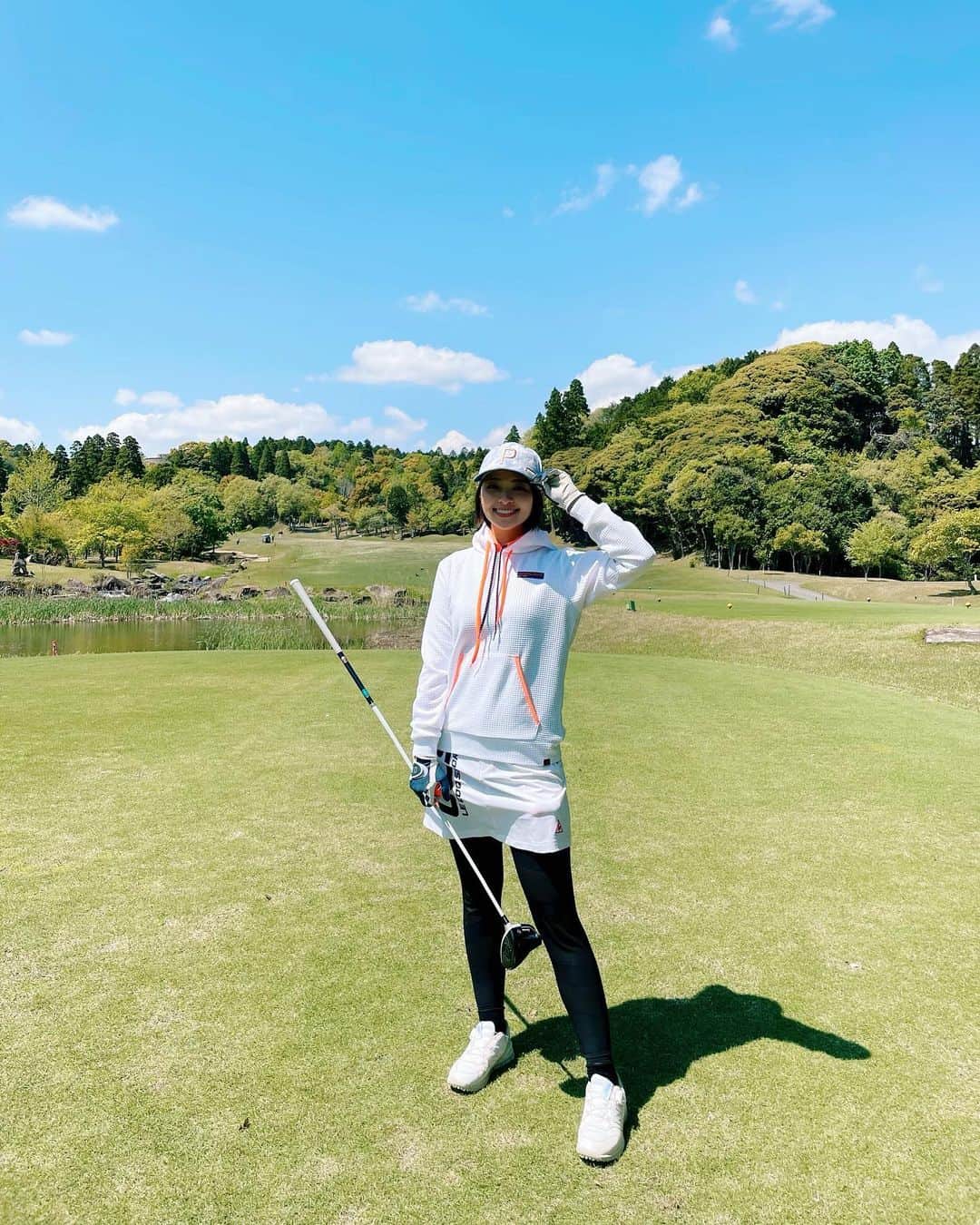 水崎綾女さんのインスタグラム写真 - (水崎綾女Instagram)「Golf...10回目のコース⛳️ 🏌️‍♀️  @newbalancegolf_japan  @lecoqsportif_japan  @lecoqgolf_jp  #golf #ゴルフ #⛳️ #🏌️‍♀️ #ニューバランスゴルフ #ルコックゴルフ #ゴルフウェア」4月18日 21時43分 - misakiayame
