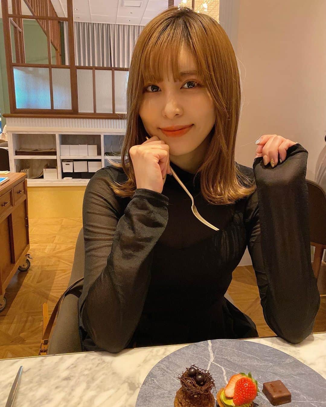 桃衣香帆のグルメインスタ