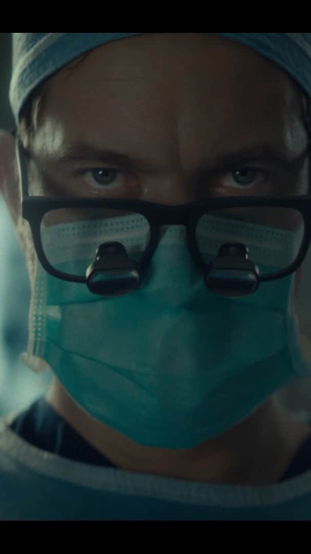 ジョシュア・ジャクソンのインスタグラム：「ITS HERE!!! The official trailer for #DrDeath, streaming this summer on @PeacockTV. If you enjoyed the award-winning podcast from @WonderyMedia, you’re going to love this.」