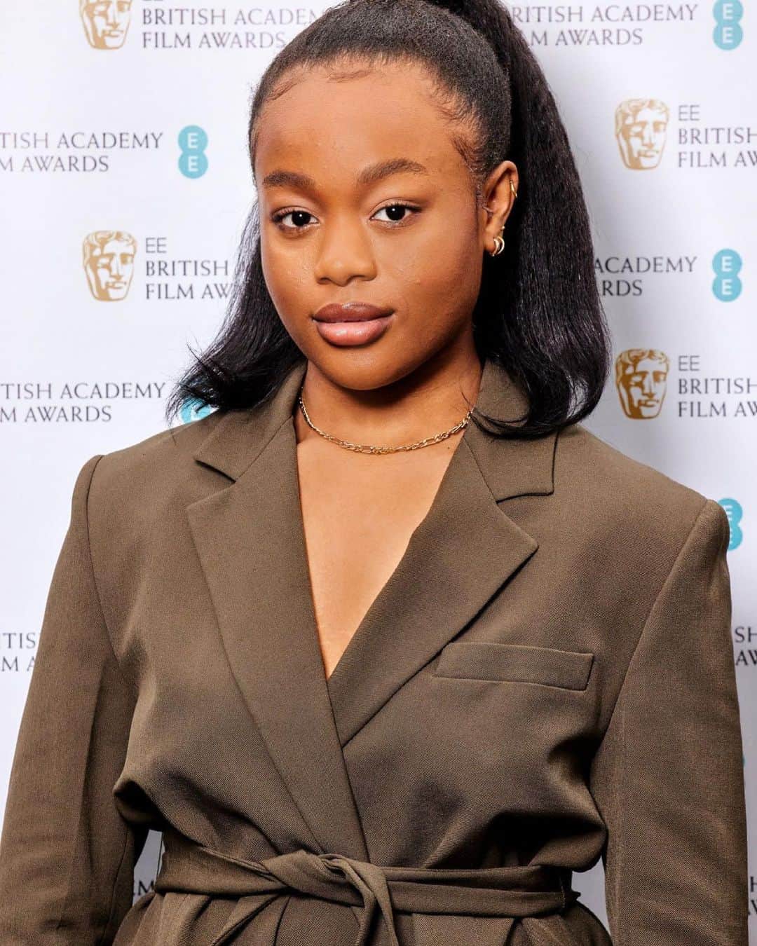 Nia Sioux Frazierさんのインスタグラム写真 - (Nia Sioux FrazierInstagram)「This week’s #RoleModelMonday is the extremely talented Bukky Bakray! Bukky starred in a British coming-of-age film which centers around the struggles of growing up in England as a woman of color. Rocks, her character in the movie, a 15 year old British-Nigerian girl, is forced to care for her younger brother when her mother disappears. Not only is this her first role, but she recently won the BAFTA “Rising Star” award for her performance!! This amazing film and Bukky’s incredible performance is now streaming on Netflix! I can not wait to see you take the acting world by storm, Bukky!」5月18日 2時39分 - niasioux
