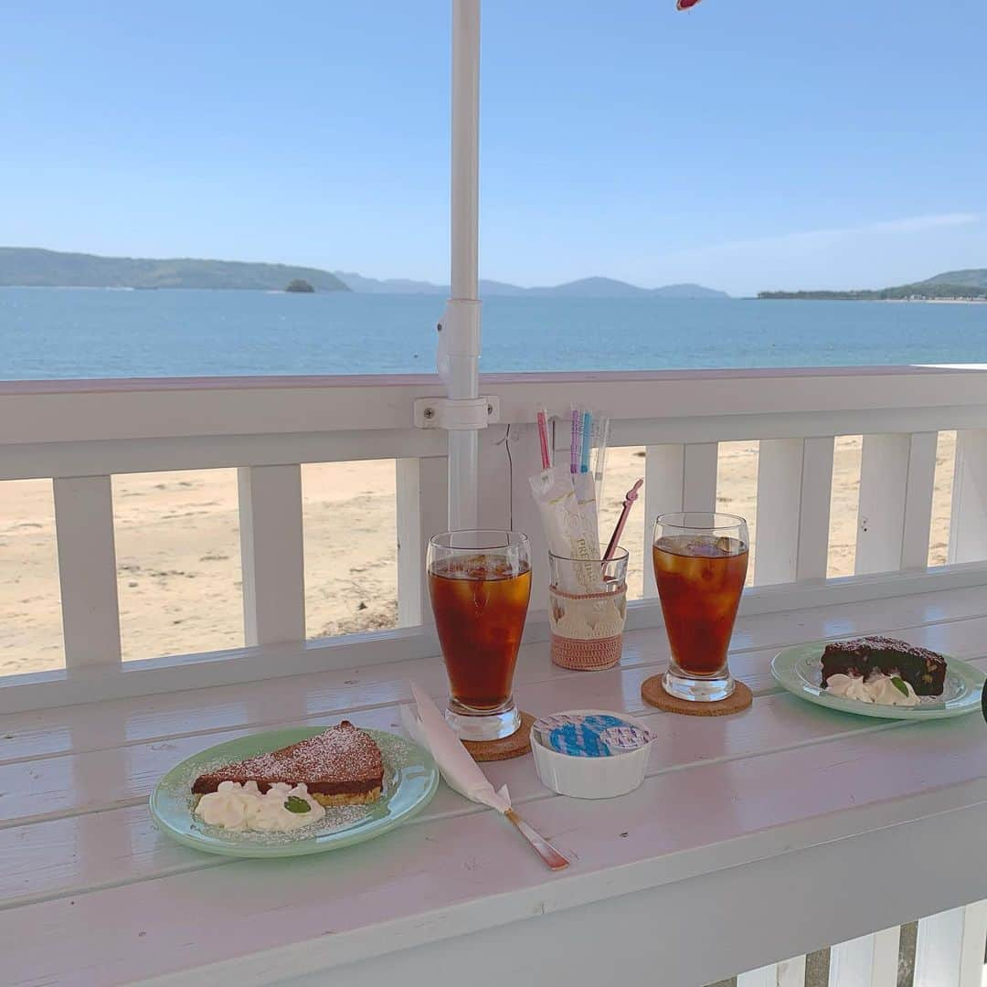 瀬戸初夏のインスタグラム：「超絶可愛いカフェでした☕️🍰」