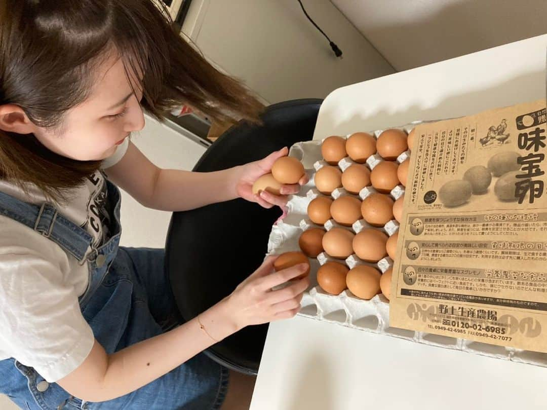 早田ひなさんのインスタグラム写真 - (早田ひなInstagram)「＊ 味宝卵の卵を使って卵焼き作り〜🍳🍳 アクセントとしてふくやさんの商品の『さびない明太子』を入れて作ってみました︎︎✌︎︎︎✌︎  卵の甘みにちょっぴり明太のピリ辛さがあって相性抜群でした😎👍   #ふくや #さびない明太子  #味宝卵 #🍳🥚  #料理は時間との勝負  #この卵焼きは石田おじさんが食べてくれました！」5月17日 18時34分 - h_hina77