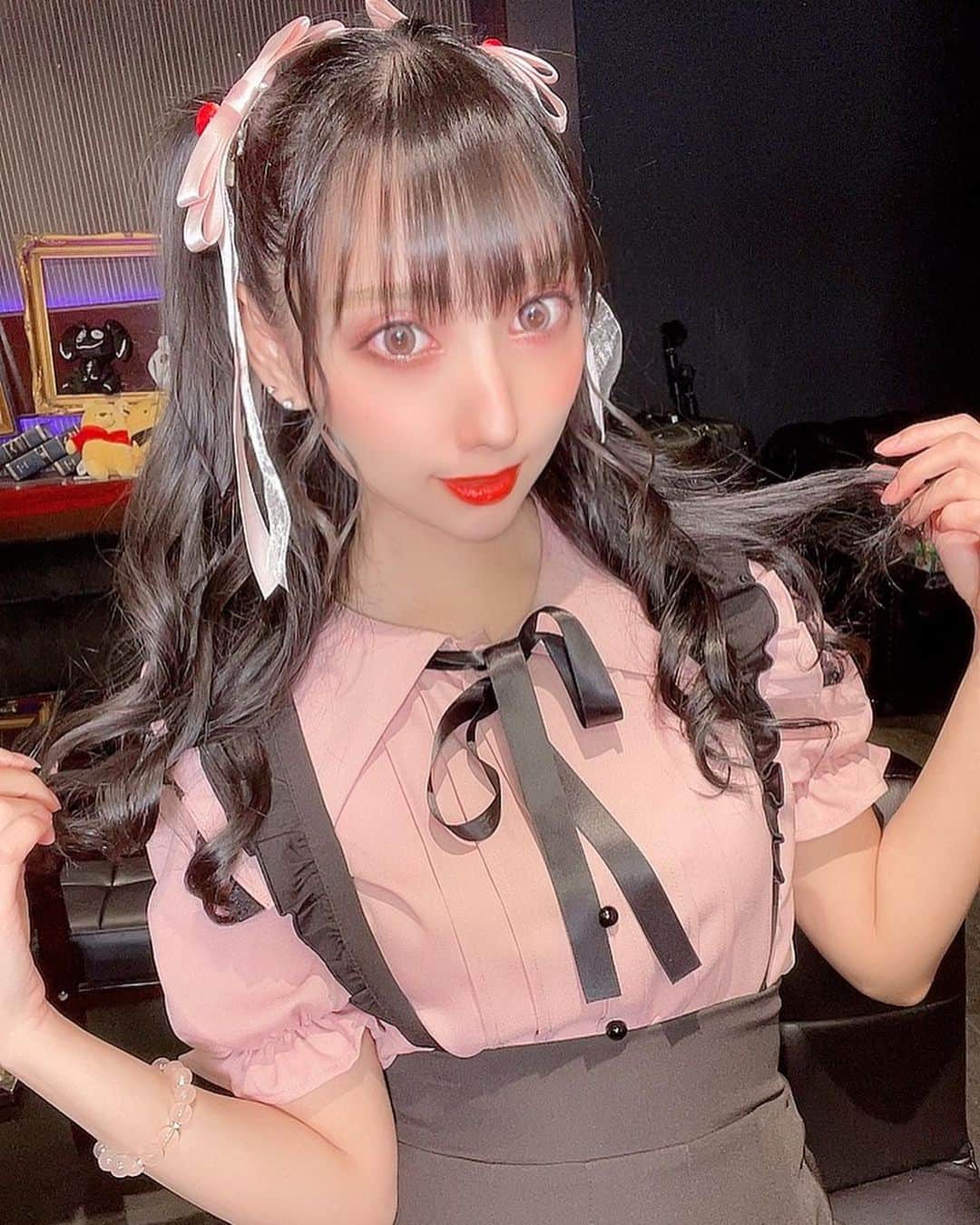 美羽フローラさんのインスタグラム写真 - (美羽フローラInstagram)「量産型になっても愛してくれる💗？ . . #配信 #配信イベント #ツイキャス配信 #コンカフェ #新宿 #shinjuku #歌舞伎町 #kabukicho #グラドル #japanesegravureidol #凹版偶像 #コスプレイヤー #cosplayer #角色扮演者 #量産型コーデ  #mars #ぴえん系女子  #量産型メイク #地雷メイク  #フォローミー #followme #跟着我」5月17日 19時35分 - miuflora