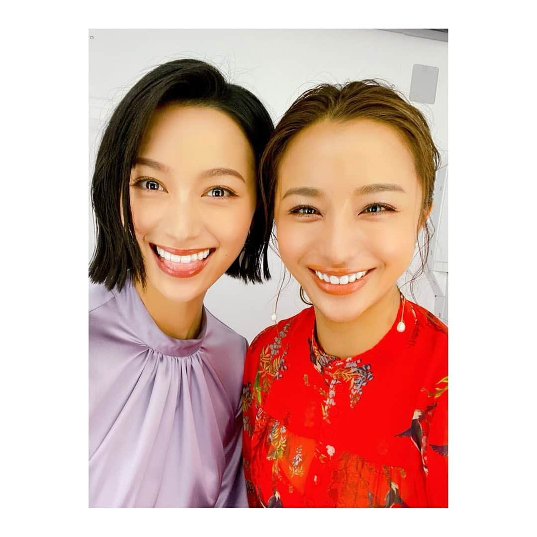 高橋メアリージュンさんのインスタグラム写真 - (高橋メアリージュンInstagram)「妹と収録でした！ 一緒だといつも幸せ！ -------------------------------- Shooting with my sis @takahashiyu.official  I'm always happy with you!  #高橋姉妹 #takahashisisters #高橋ユウ #YuTakahashi #happysisters #ハッピーシスターズ #隣の恋は青く見える #abema 配信中」5月17日 20時30分 - maryjuntakahashi