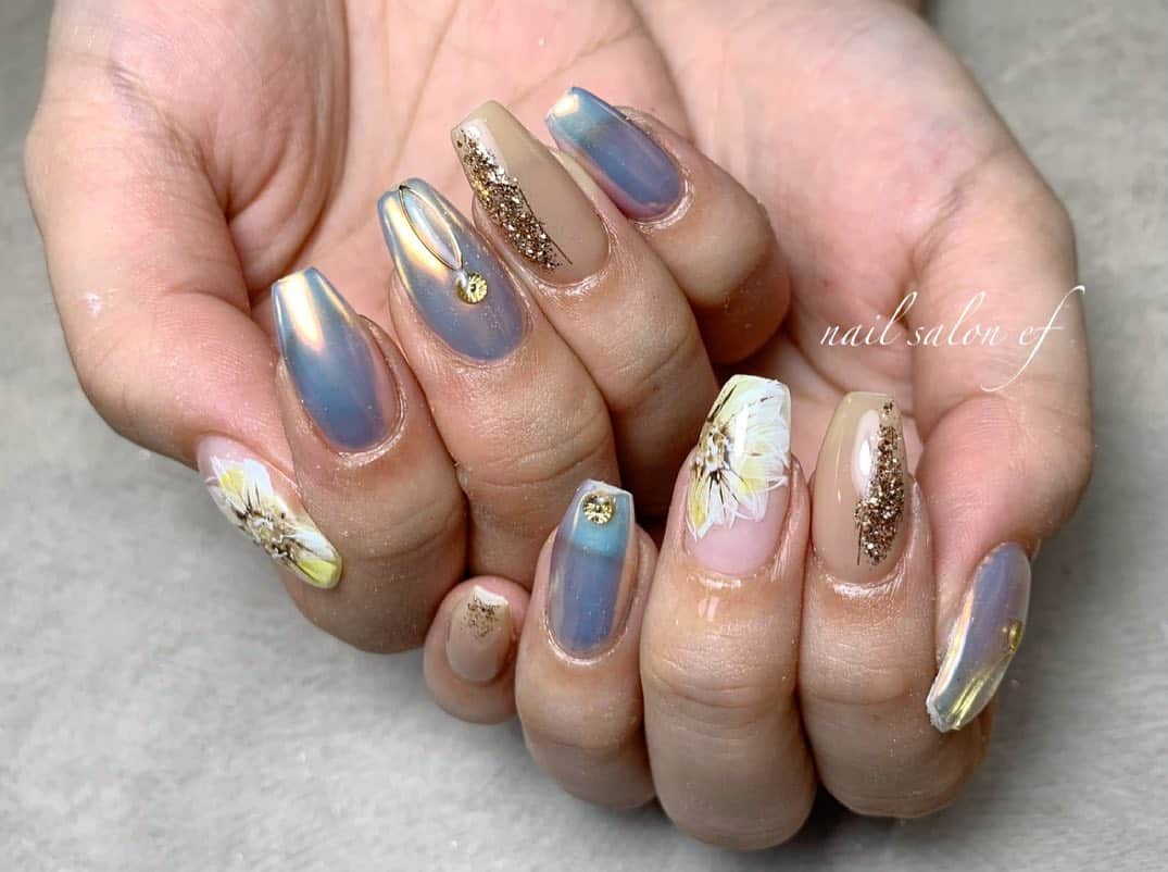 小森純さんのインスタグラム写真 - (小森純Instagram)「湿度がやばい。🙃 ・ @ef.nail  ・ アイリストさん求人募集してます😊 ご興味を持って頂ける方は是非是非DMください😊❤️ ・ 最近のネイル様達が可愛すぎてUPさせて頂きます。。 ・ ・ そして、相変わらず息子達が元気すぎて感無量。 ・ 明日は楽しいYouTube撮影DAY😊 大好きなあの方と、、、 ・ ・ #グラデーション#ニュアンスネイル#ニュアンスネイルデザイン#インクネイル #冬ネイル#秋ネイル#秋ネイルデザイン#ワンカラー#シンプルネイル#efネイル#efネイル石川町#efネイル石川町店#efネイルグループ#efネイルサロン#efネイル横浜#efネイル代々木上原店オープン#efネイル代々木上原#efネイル東京店#小森純#ギャラクシーネイル#テラコッタフレンチネイル#テラコッタフレンチ#テラコッタジェル」5月17日 21時11分 - jun.komori1122