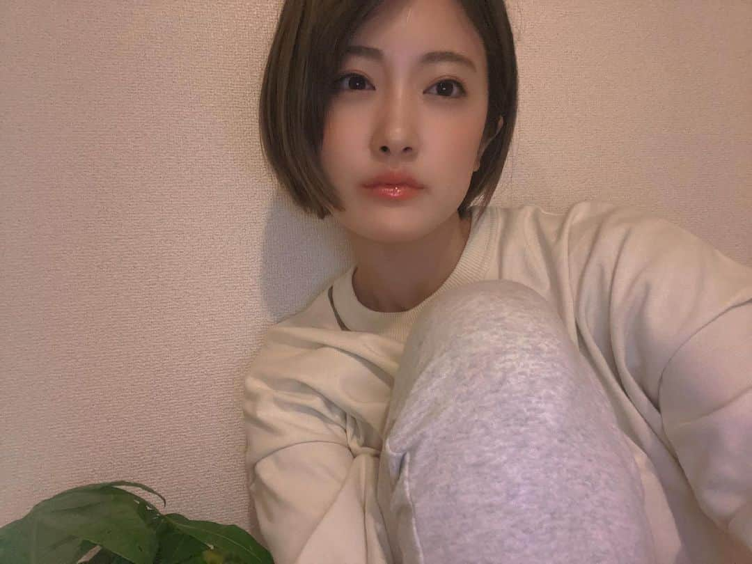 樋口日奈さんのインスタグラム写真 - (樋口日奈Instagram)「🌱 new hair💇‍♀️ #ショートヘア」5月17日 21時22分 - higuchi_hina_official