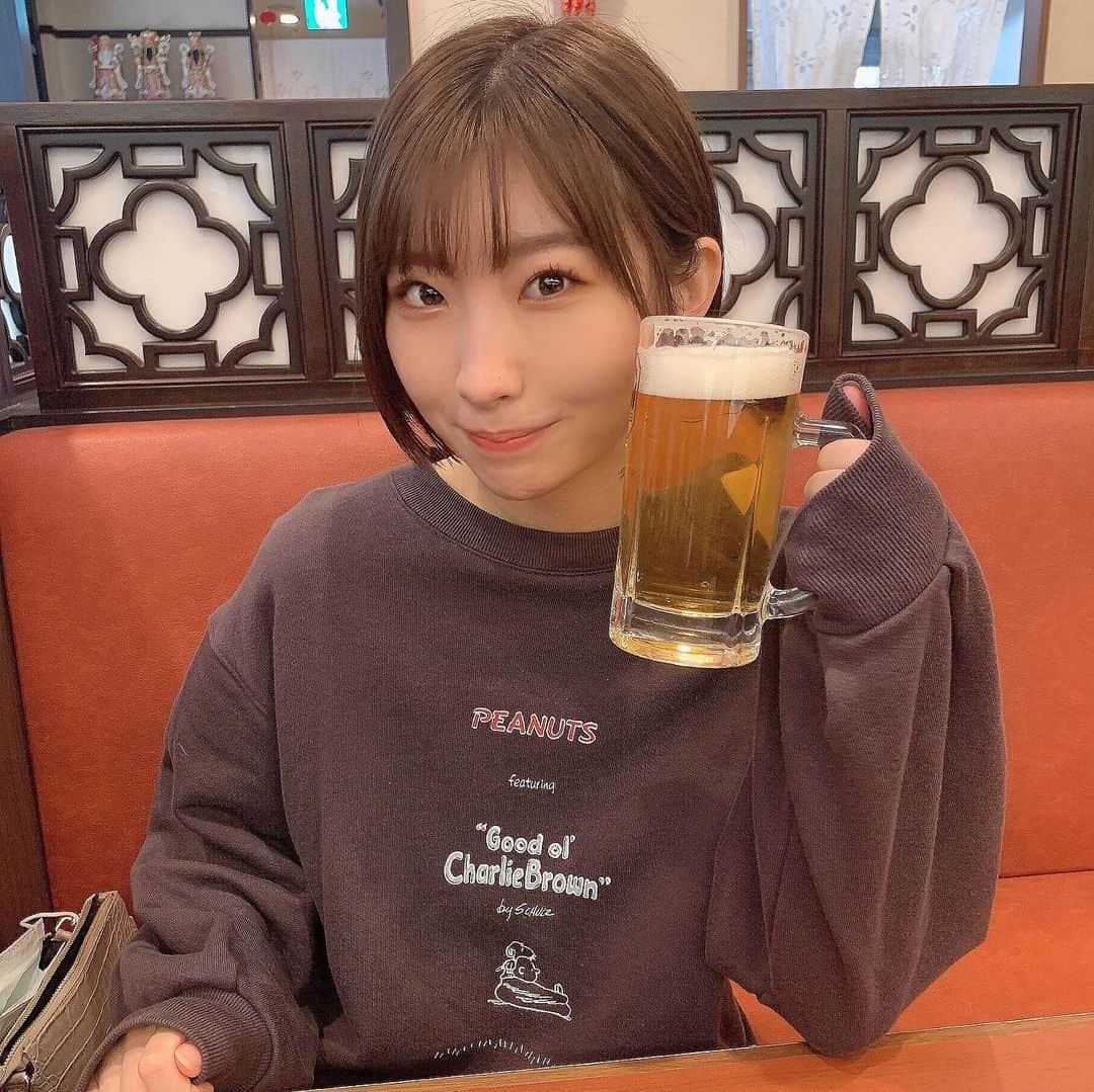 岩佐美咲さんのインスタグラム写真 - (岩佐美咲Instagram)「早くお外でお酒が飲みたいね…🥺🍻　　　　　　　　　　　　　　　 　　　　　　　　　　　　　　　　　 　　　　　　　　　　　　　　　　　 #ビール #昼飲み #いつかの写真 #スヌーピー #トレーナー #スナイデル #ショートヘア #ショートボブ #彼女と昼から飲んでるなうに使っていいよ　#今は100パー嘘だとバレるので　#外でお酒が飲める世界線に戻ったら使う事をオススメするよ　#snidel #snoopy #beer」5月17日 23時04分 - wasaminnn