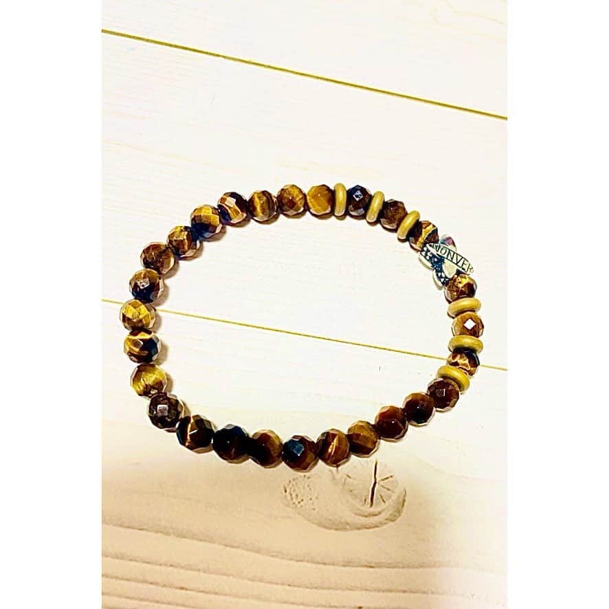 akamasa Kawata ( 川田 行政 ) さんのインスタグラム写真 - (akamasa Kawata ( 川田 行政 ) Instagram)「・ ・ 【nonver accessory】 ・ プロデュースしてる @nonver_style の アクセサリー！ ・ デザイナーの水谷くん @mizutani_jewelry に シルバーのチャームを 作りました ・ 想像してたより はるかにいい出来だったので 受注販売します。 ・ 問い合わせはDMで @takamasakawata  ・ #シルバーアクセサリー  ・  ーーーーーーーーーーーーーーーーーーー ファッションはマインドを 相手に伝えるための武器である。 ・ “マインド” を “外見” という武器に変え、 すべての人が本質を最大限に活かし、 “Happy”になれる社会を目指します。 ・ Happy Styling Management  ～あなたの為の専属スタイリスト～ happystyling.wixsite.com/main @happystylingmanagement ・ 川田プロデュースアパレルブランド Nonver Style https://nonverstyle.thebase.in  NONVER = 不変 NONVERBAL = 非言語 2つの意味を合わせ、 いつの時代も変わらない 着る人の思いを言葉だけではなく 視覚で伝えるファッションブランド。  ブランディングコンサルタントが プロデュースし、 若きジュエリーデザイナーが グラディックデザインを手がける。  produced by @takamasakawata graphicdesigned  by @mizutani_jewelry ーーーーーーーーーーーーーーーーーーー #happystylingmanagement #nonverstyle #nonver #stylistlife #fashionphotography #tshirts  #tシャツコーデ  #かっこいいtシャツ  #かわいいtシャツ  #パーカーコーデ #かっこいいパーカー  #かわいいパーカー  #リンクコーデ  #ペアコーデ #デートコーデ #お洒落さんと繋がりたい  ーーーーーーーーーーーーーーーーーーー #happystylingmanagement #nonverstyle #nonver #stylistlife #fashionphotography #tshirts #ファッション #コーディネート #大人コーデ #tシャツ #経営者 #起業家 #お洒落さんと繋がりたい」5月17日 23時36分 - takamasakawata