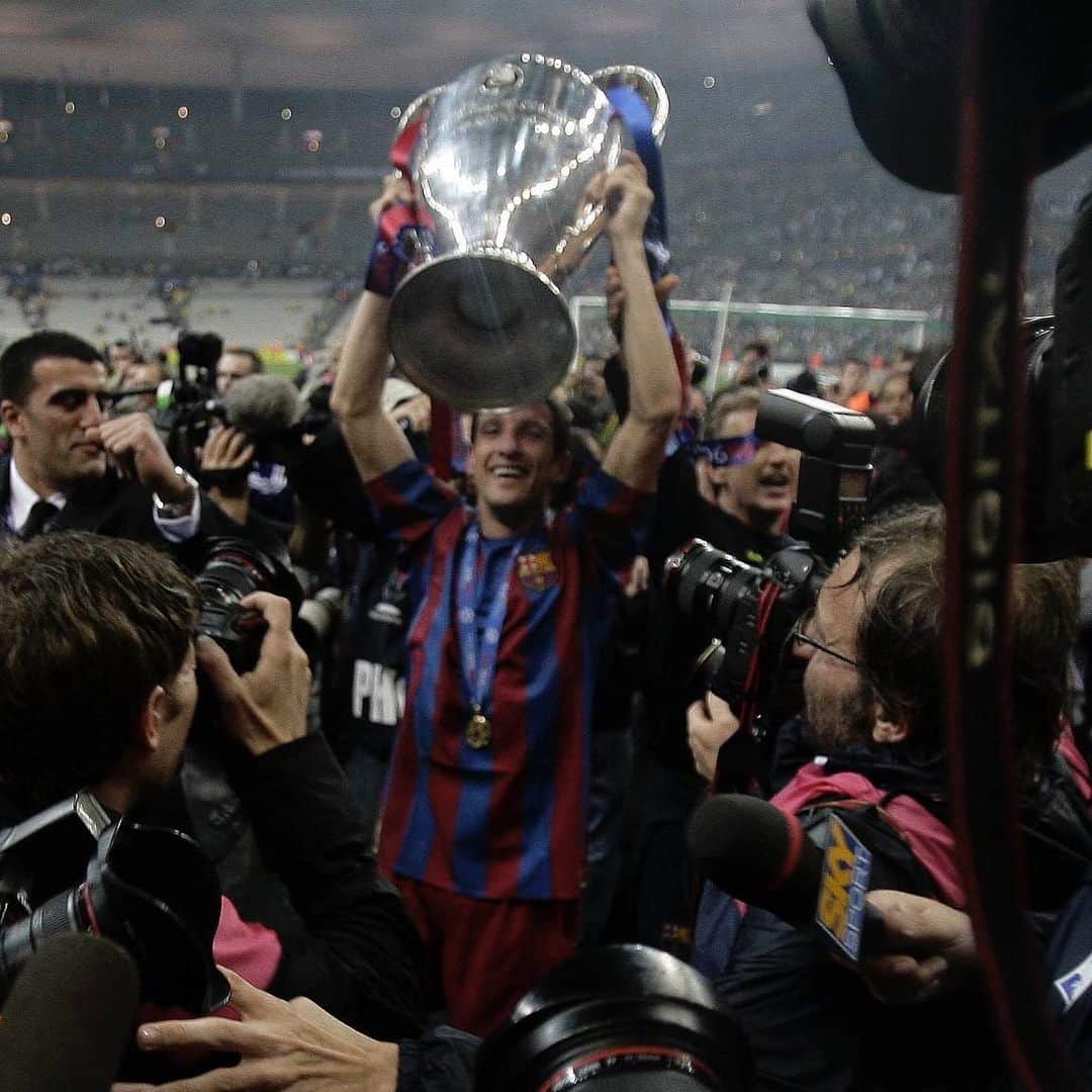 ジュリアーノ・ベレッチさんのインスタグラム写真 - (ジュリアーノ・ベレッチInstagram)「15 years. Paris. @championsleague . HEART - humility, effort, ambition, respect & teamwork. This is @fcbarcelona . #belletti #forever」5月18日 0時03分 - julianobelletti