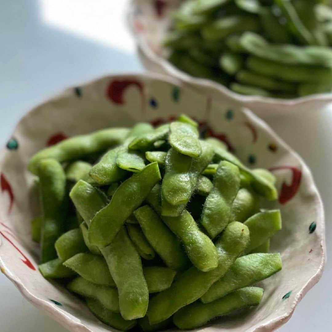 西川史子さんのインスタグラム写真 - (西川史子Instagram)「りさから教えてもらったレシピです！ 蒸し枝豆 生の枝豆買ってくる。 塩もみして両端切る。 フライパンに足のあるザルを、入れてお湯沸騰させる。 足のあるザルってな、なんですか？ でもこの蒸した枝豆美味しいですよ。 #蒸し枝豆美味しい」5月18日 0時21分 - dr.ayako_nishikawa