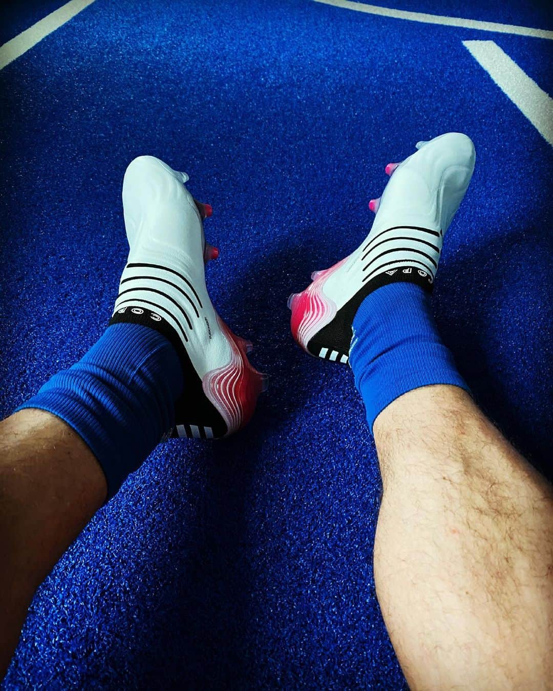 ヴラディミール・ダリダのインスタグラム：「New boots, same mission 💪 #createdwithadidas #copa @adidasfootball」